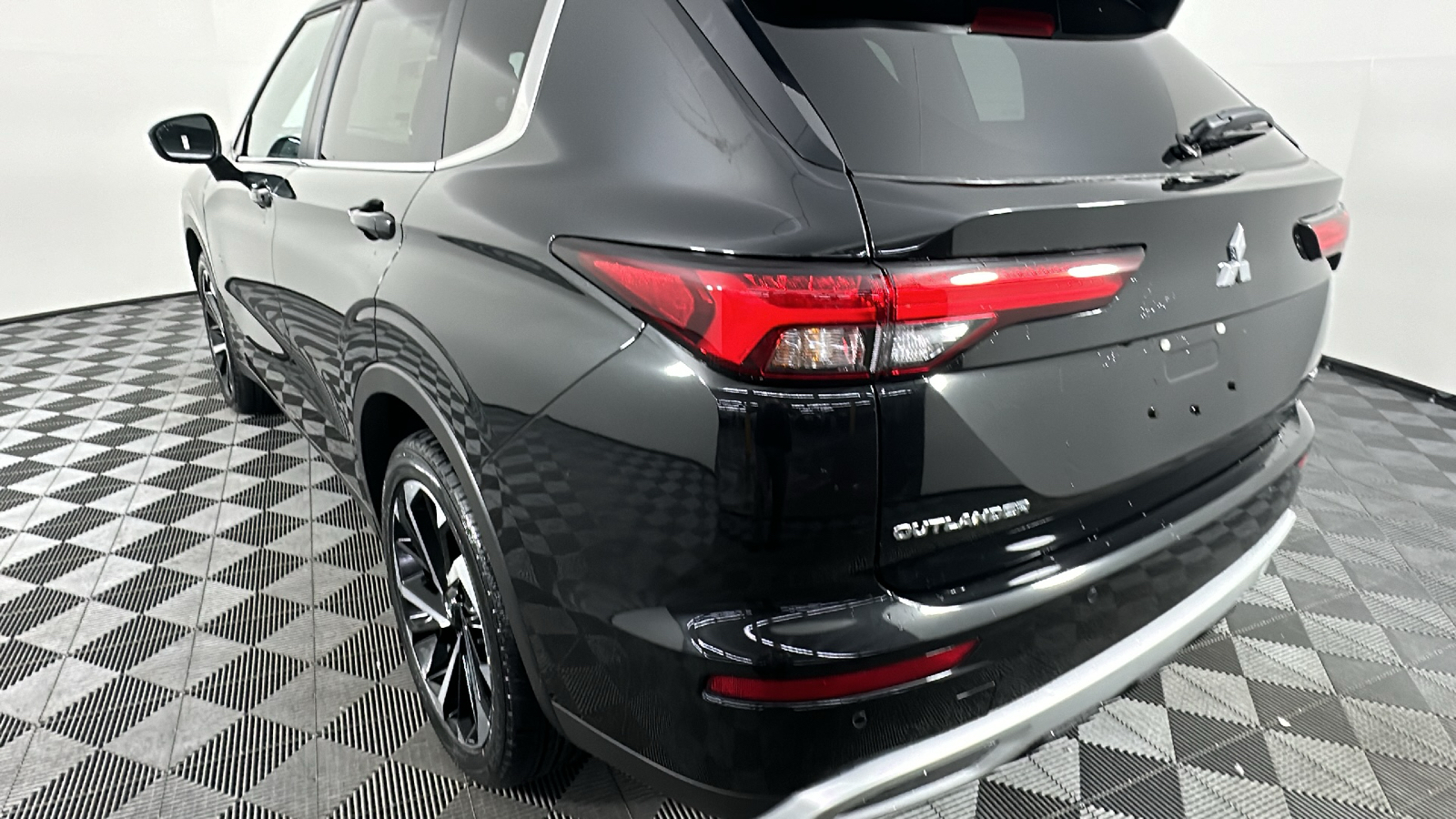 2024 Mitsubishi Outlander SE 11