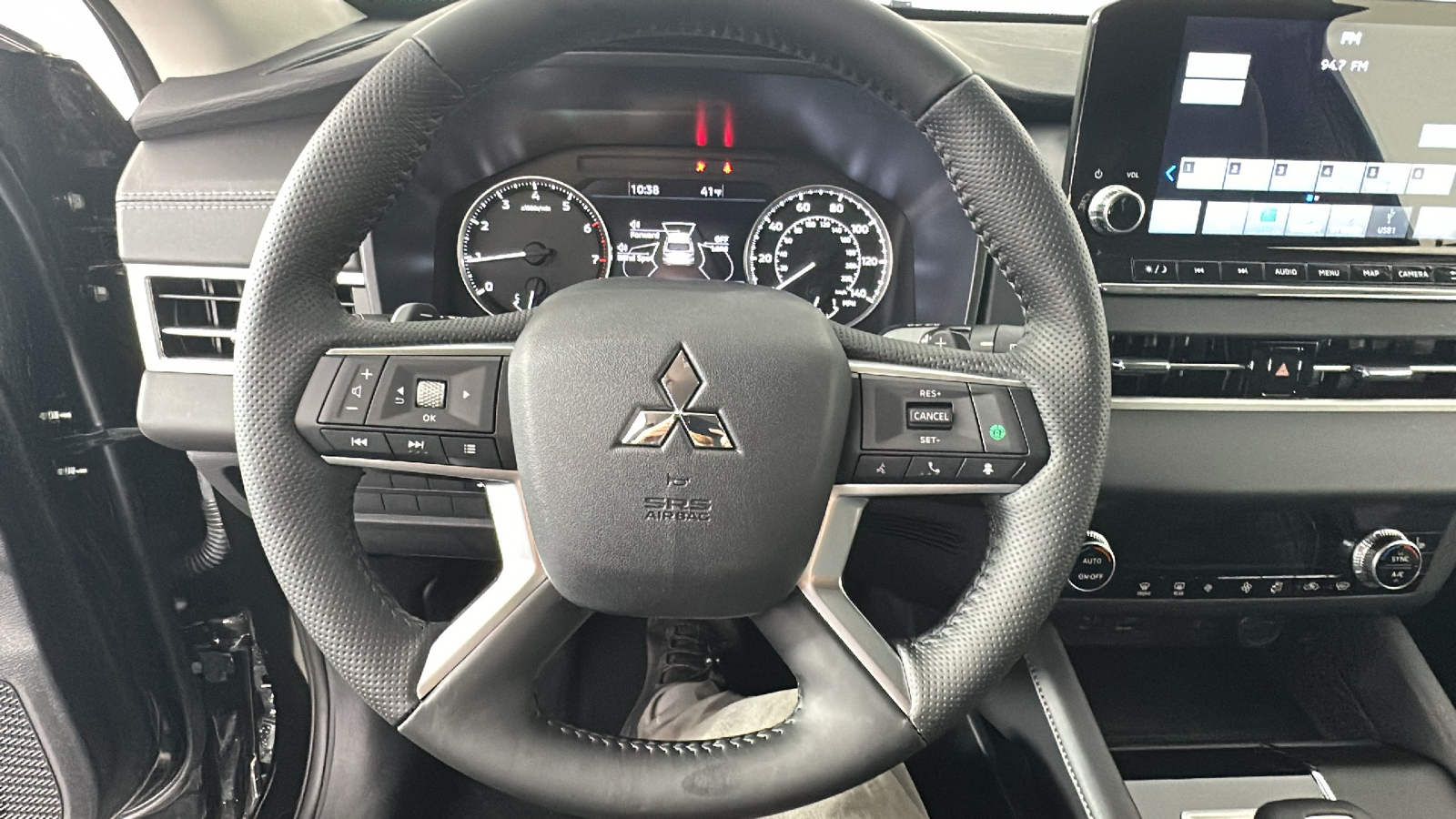 2024 Mitsubishi Outlander SE 36