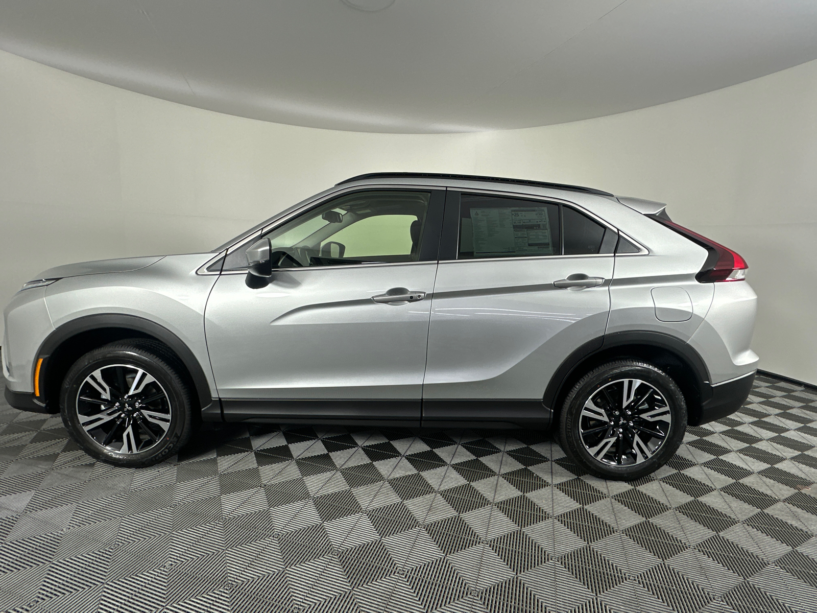 2025 Mitsubishi Eclipse Cross  9