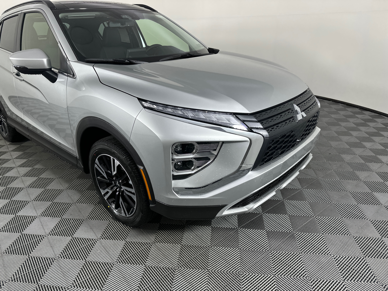 2025 Mitsubishi Eclipse Cross  2