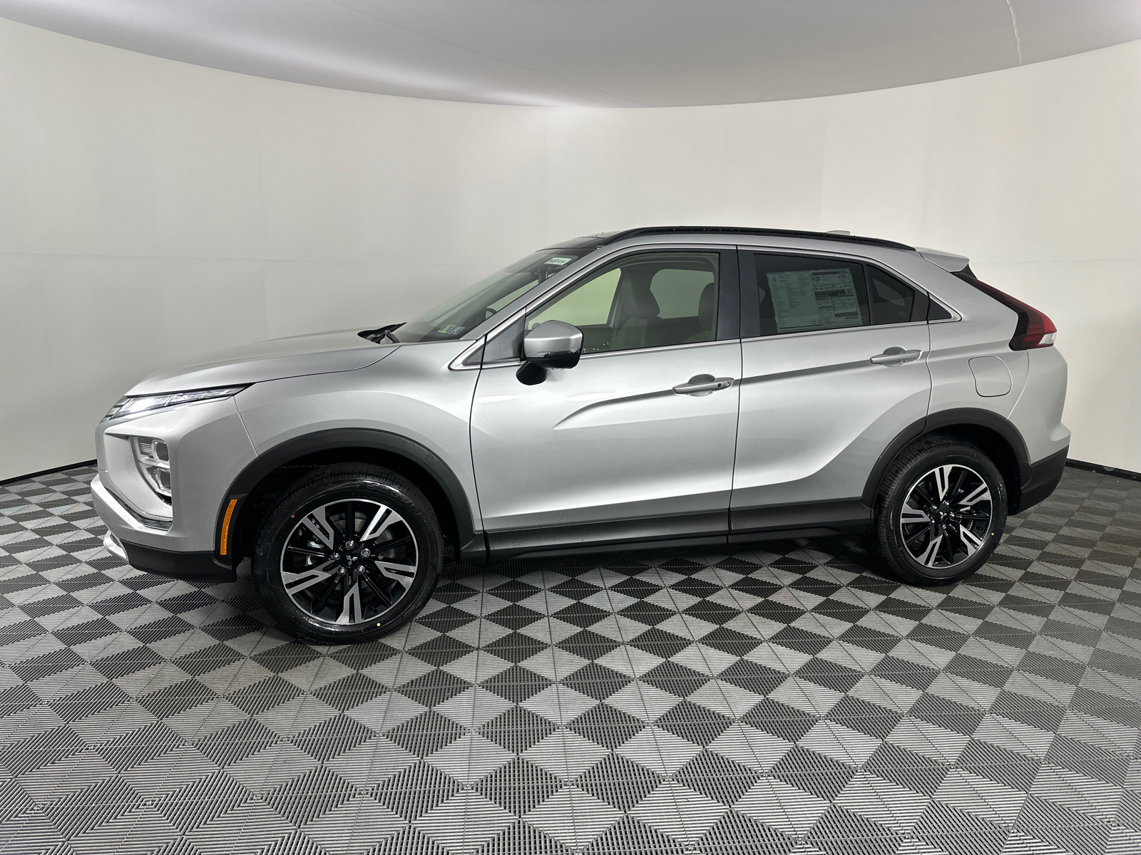 2025 Mitsubishi Eclipse Cross  9