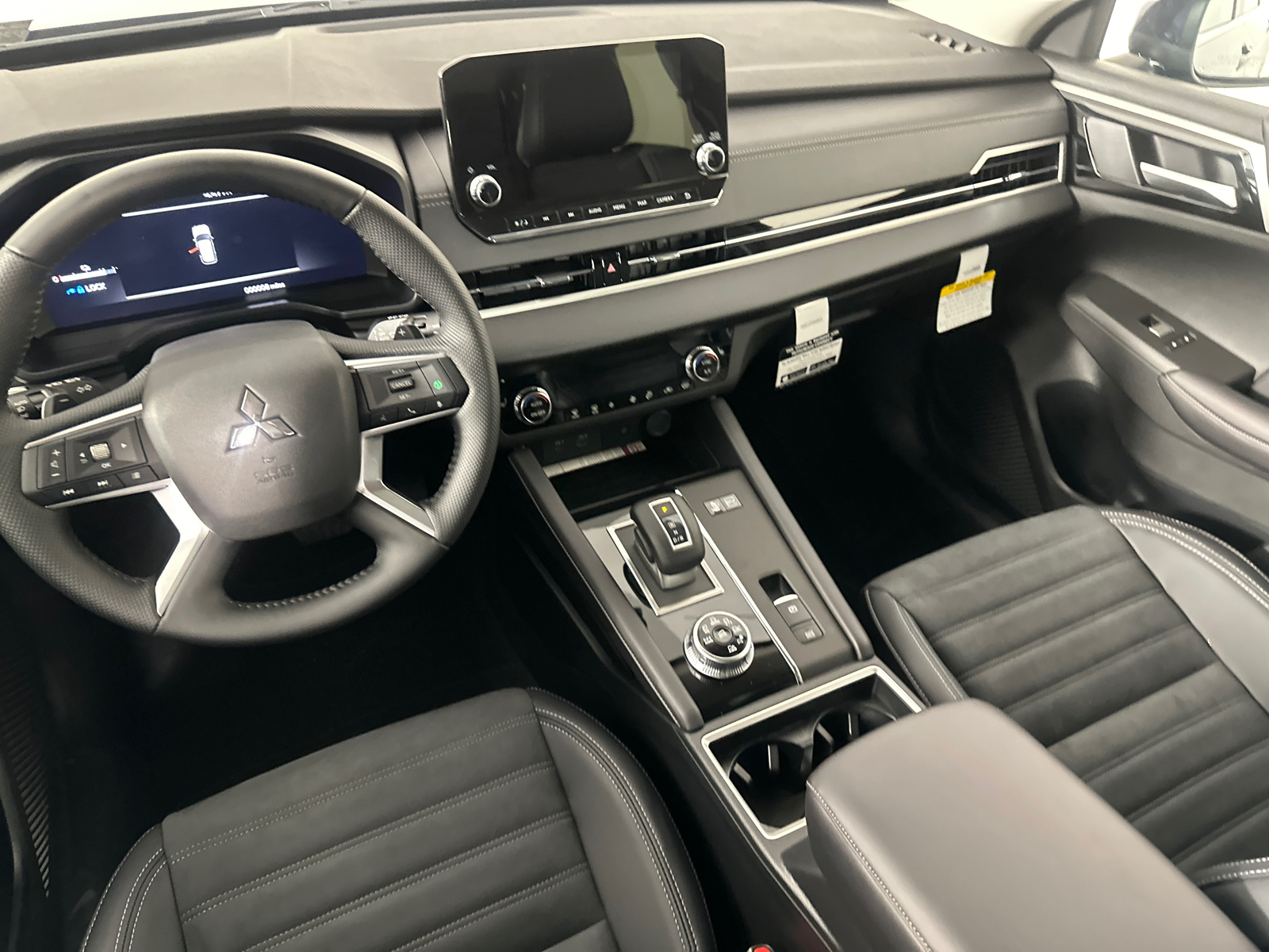 2025 Mitsubishi Outlander PHEV SE 27