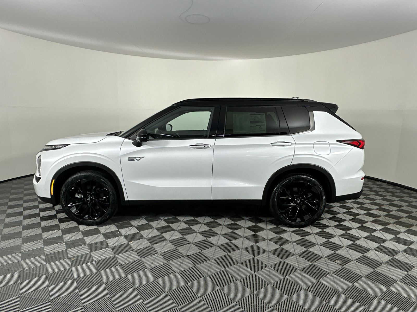 2025 Mitsubishi Outlander PHEV SEL 7