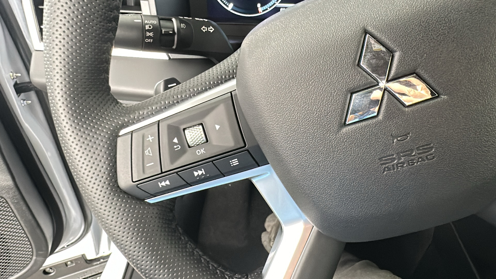 2025 Mitsubishi Outlander PHEV SEL 37