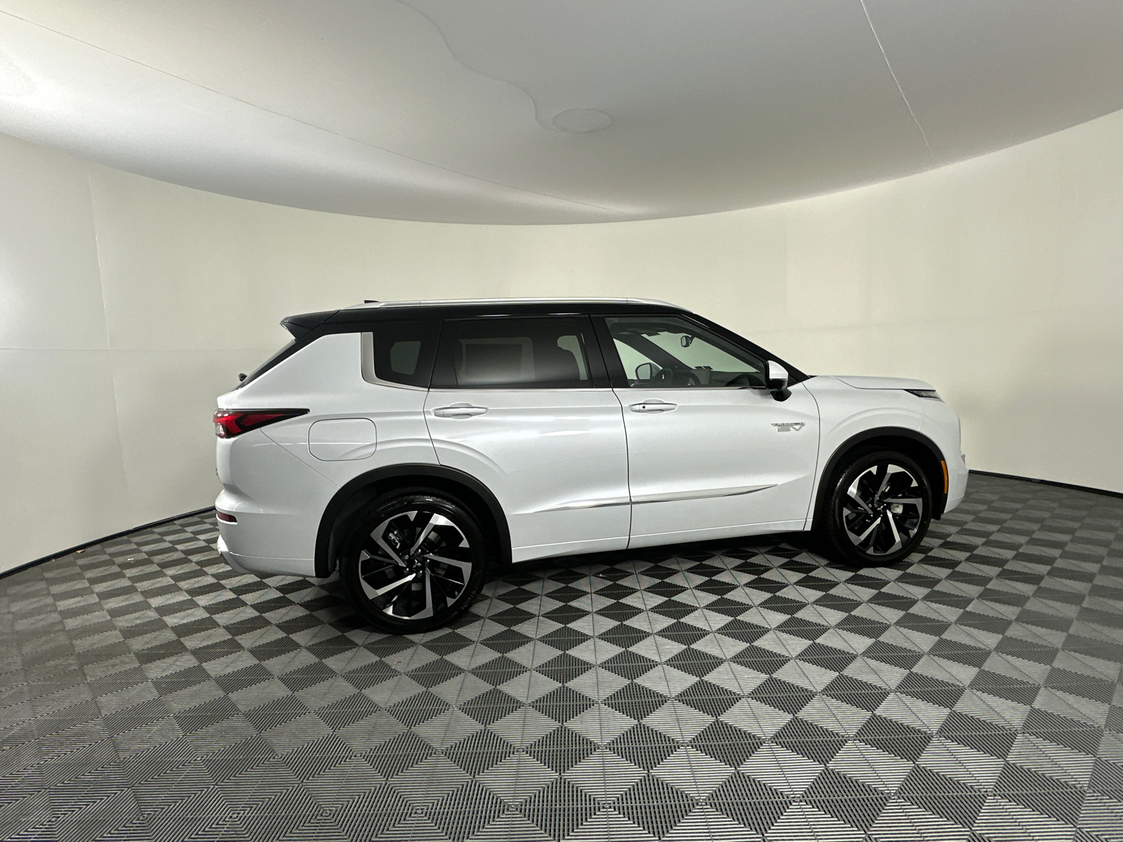 2025 Mitsubishi Outlander PHEV SEL 23