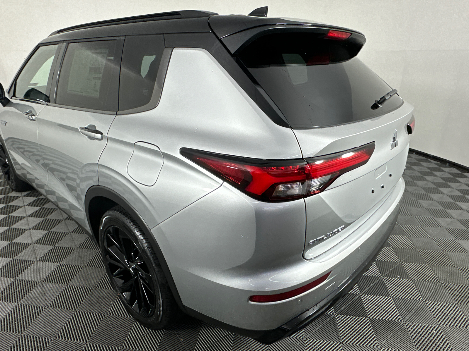 2025 Mitsubishi Outlander PHEV SEL 12