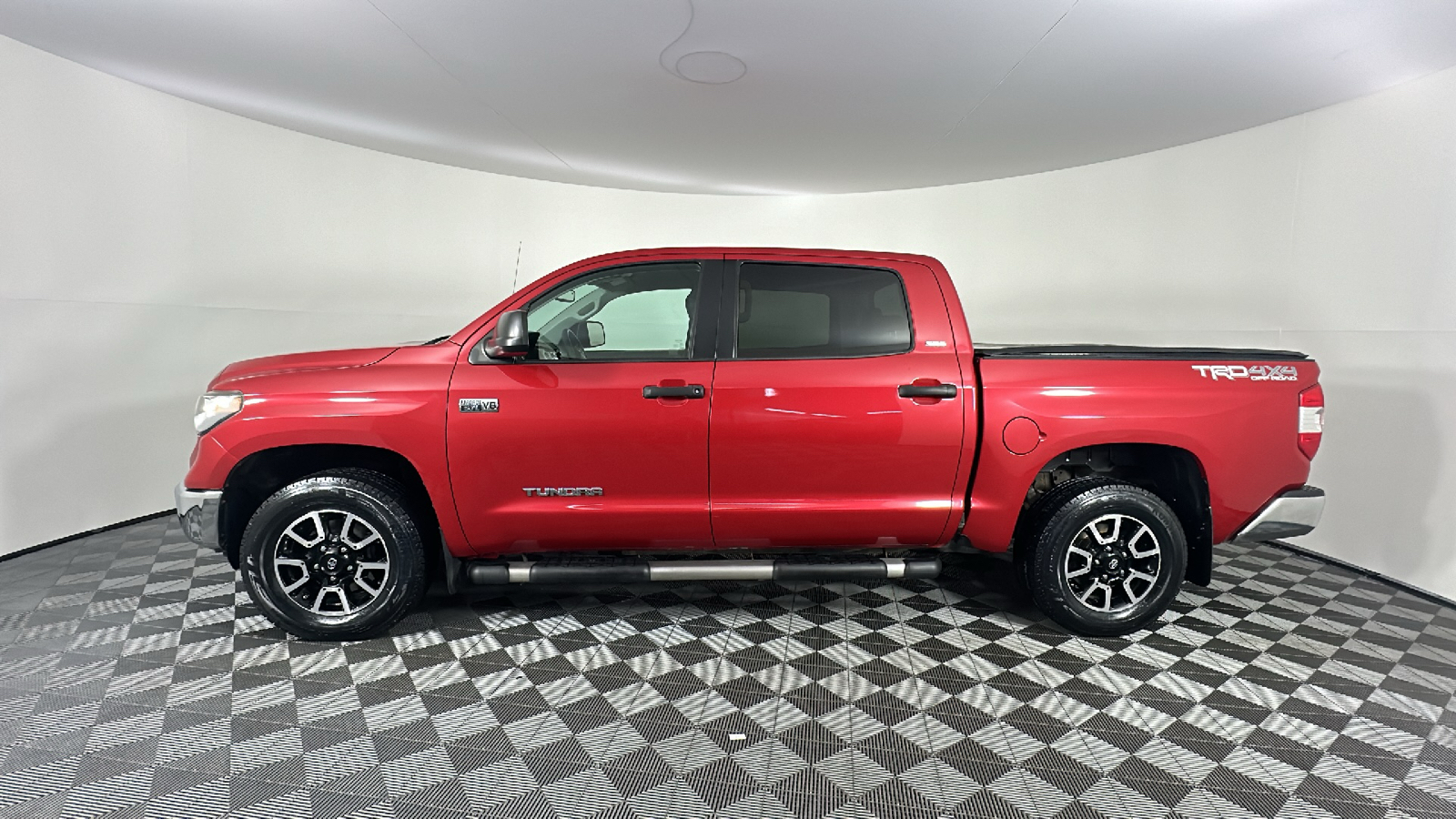 2016 Toyota Tundra SR5 10