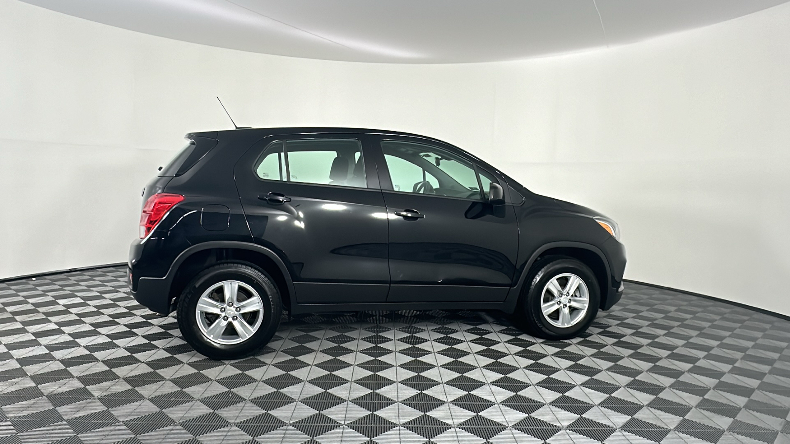 2018 Chevrolet Trax LS 21