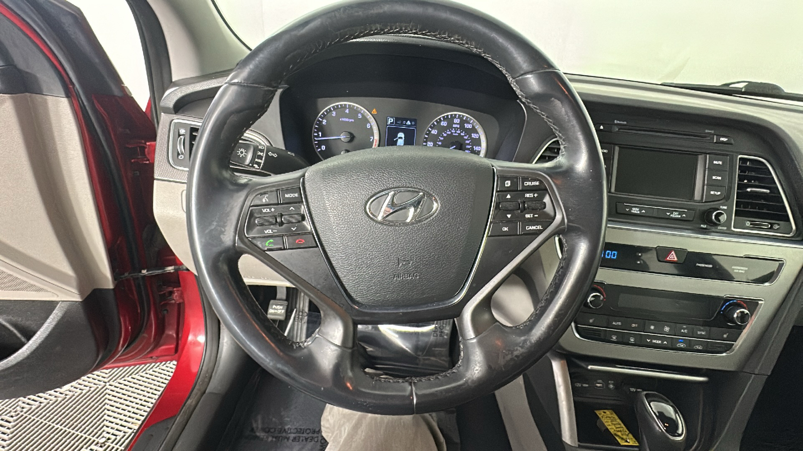 2015 Hyundai Sonata Sport 32