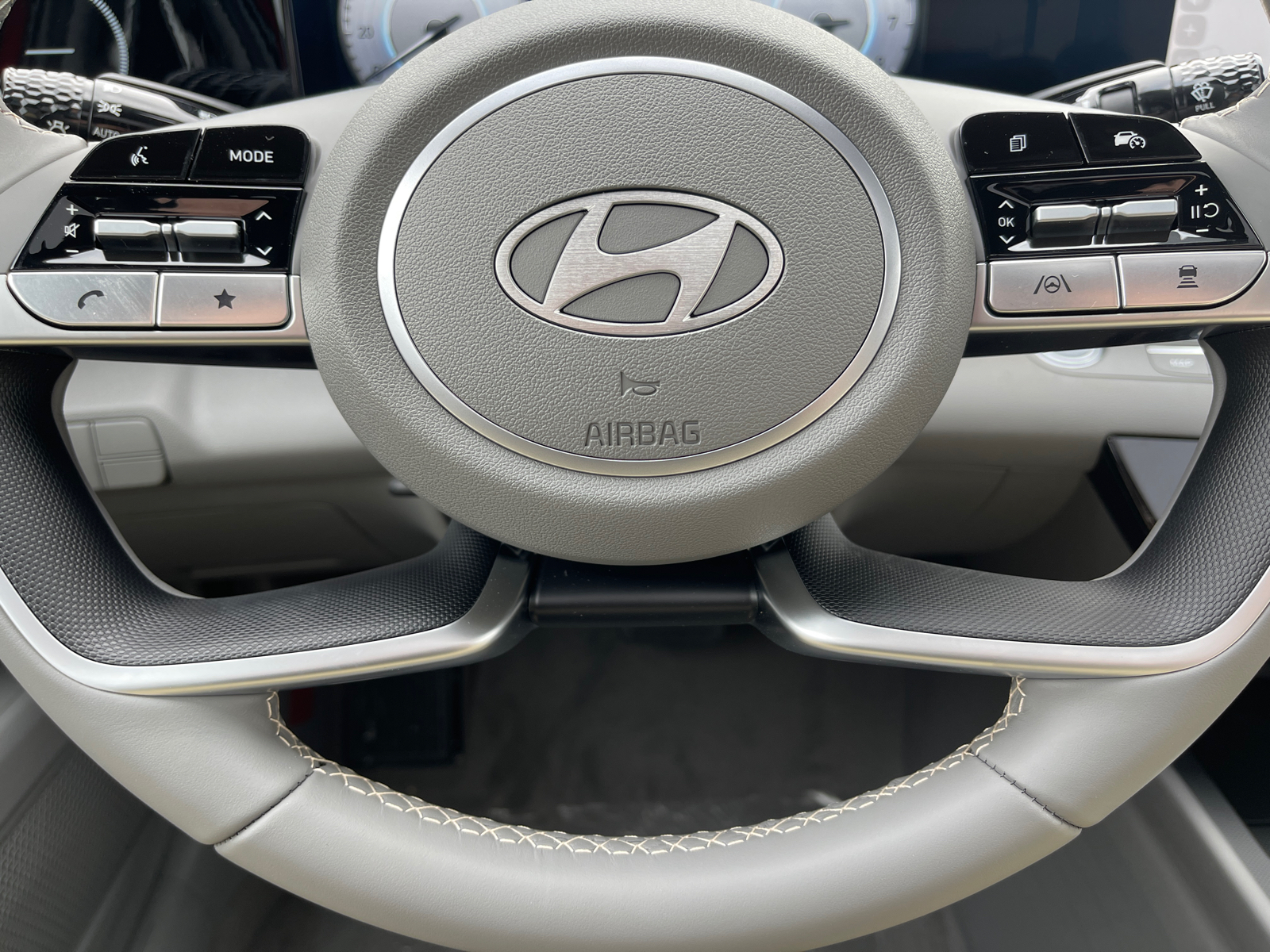 2024 Hyundai Elantra SEL 16
