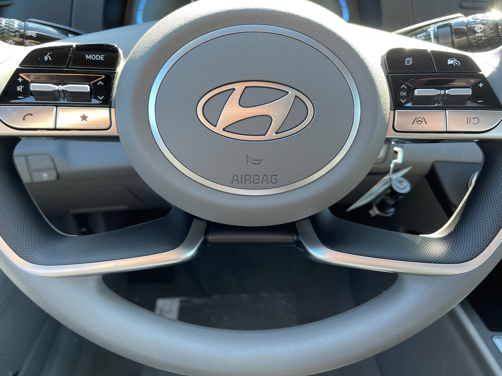 2024 Hyundai Elantra SE 15