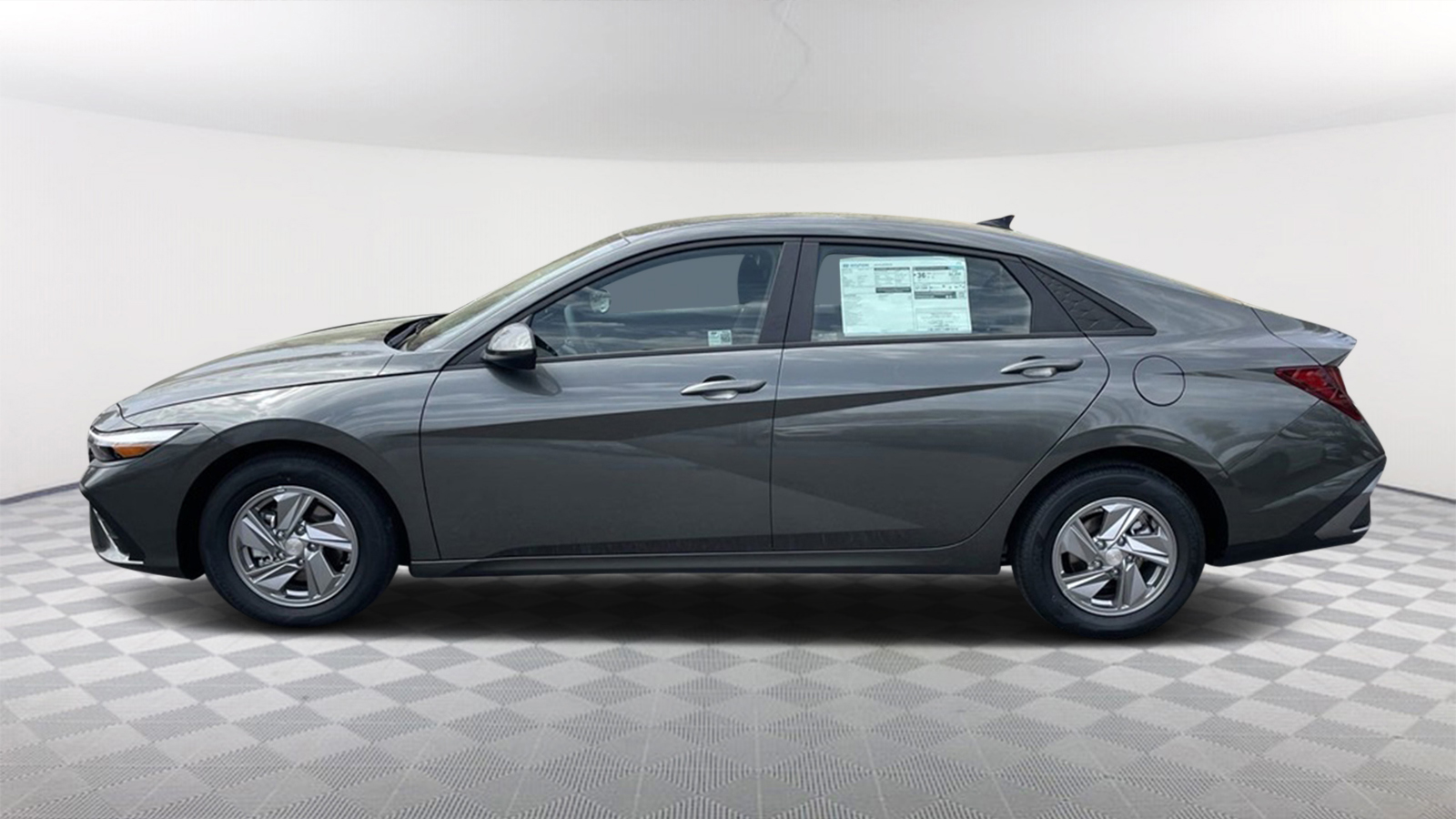 2024 Hyundai Elantra SE 8