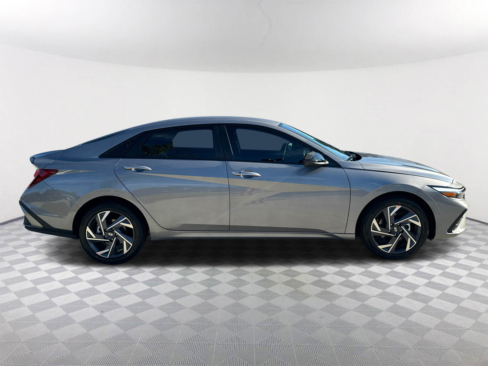 2025 Hyundai Elantra SEL 4