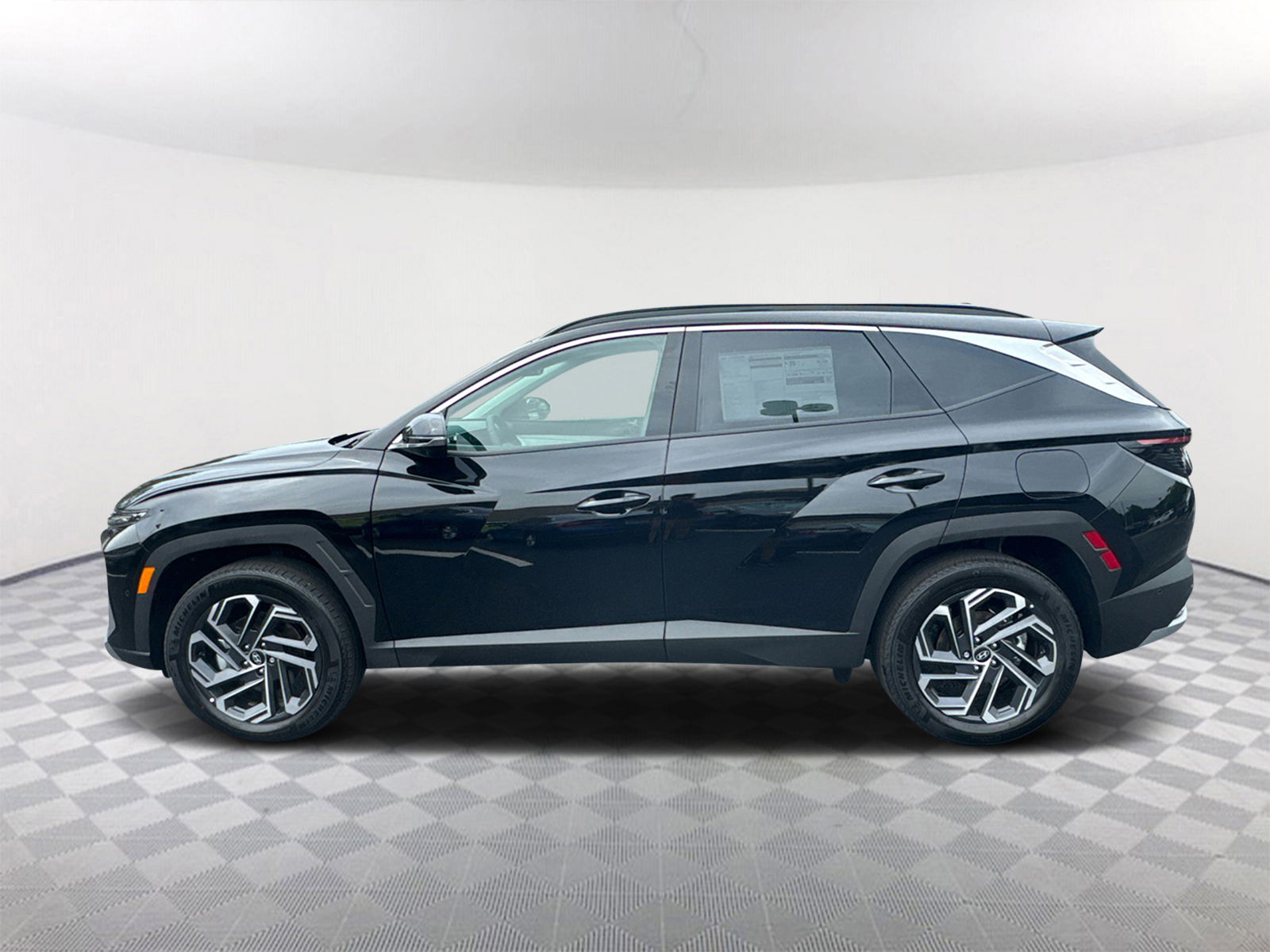 2025 Hyundai Tucson Hybrid Limited 8