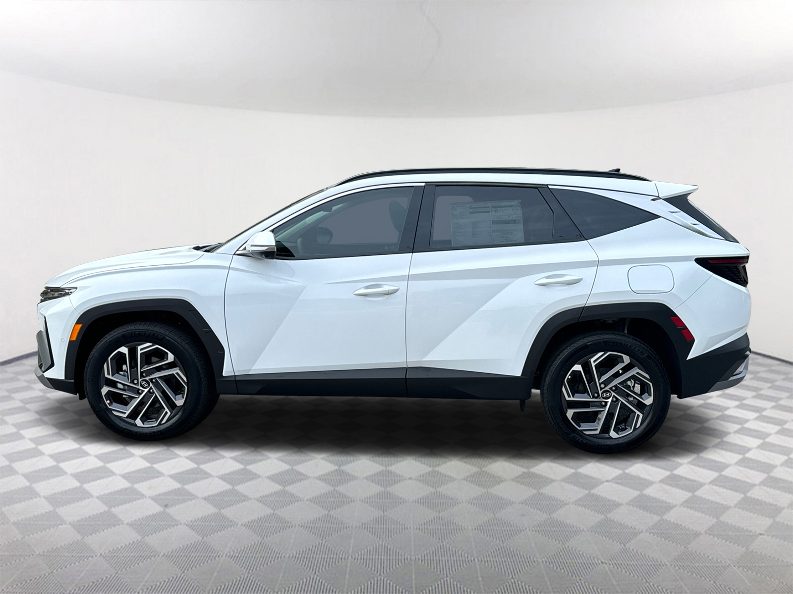 2025 Hyundai Tucson Hybrid Limited 8