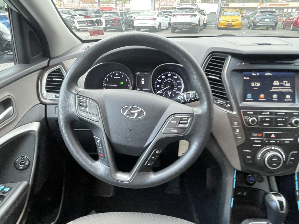 2018 Hyundai Santa Fe SE 13