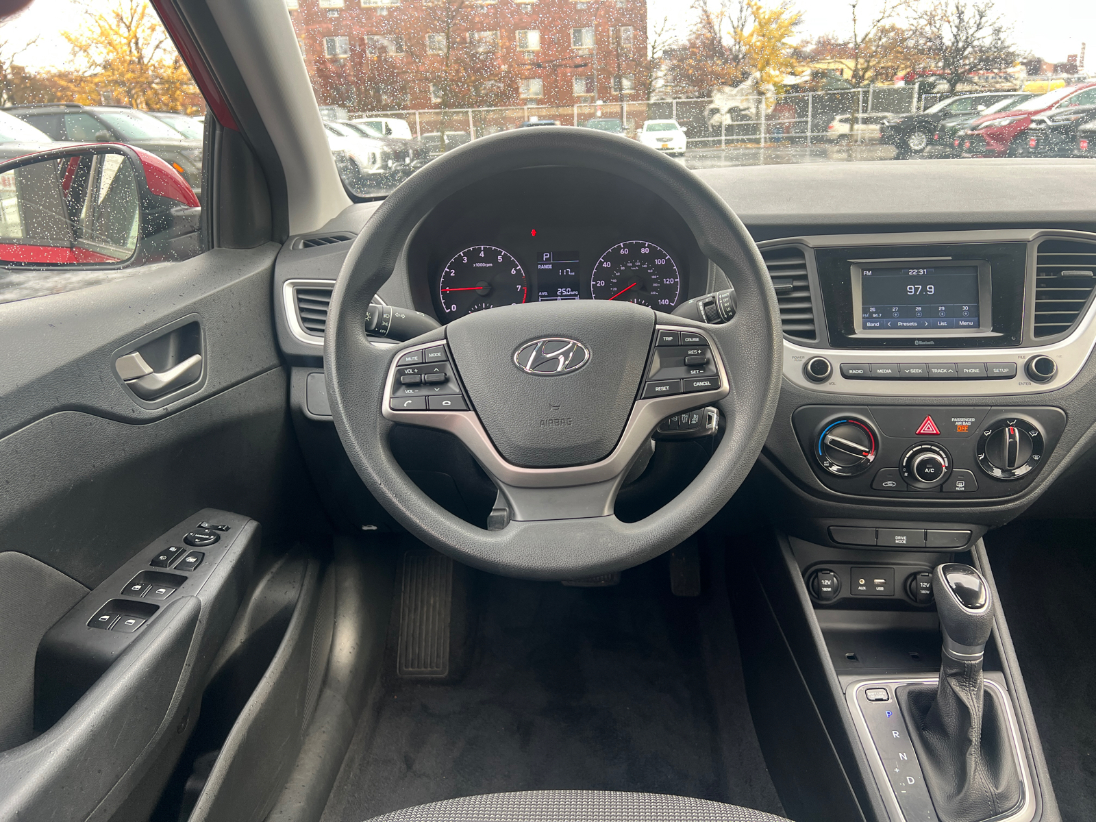 2022 Hyundai Accent SE 16