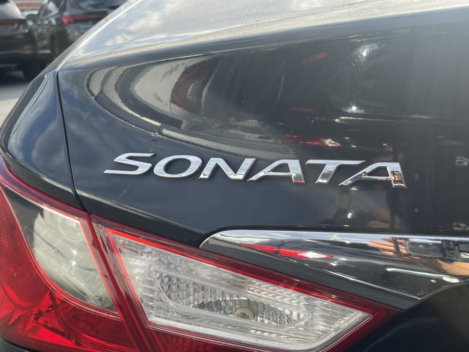 2013 Hyundai Sonata Limited 32