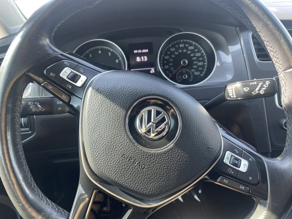 2017 Volkswagen Golf Alltrack S 11