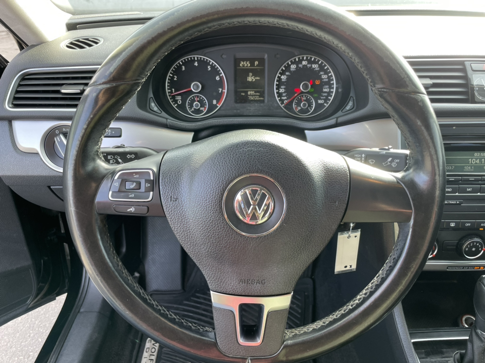 2014 Volkswagen Passat Wolfsburg Ed 17