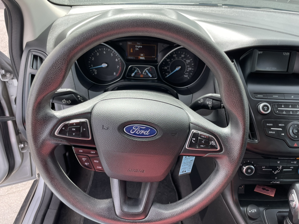 2018 Ford Focus SE 17