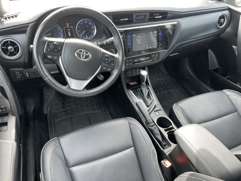 2018 Toyota Corolla XLE 11