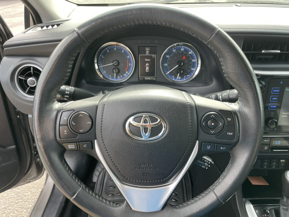 2018 Toyota Corolla XLE 17