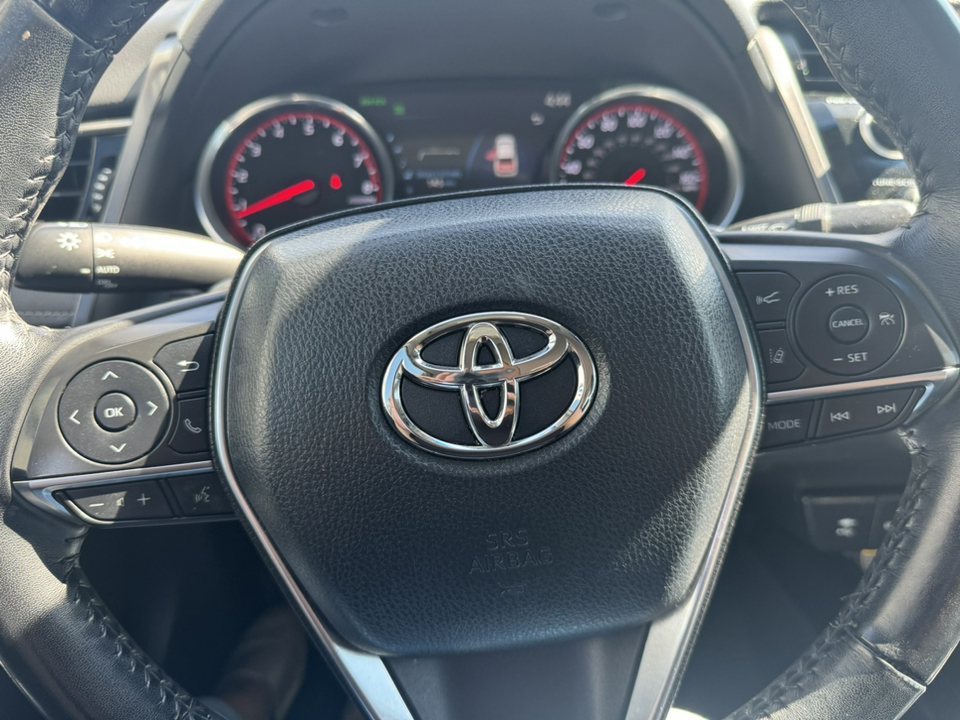 2019 Toyota Camry XSE 16