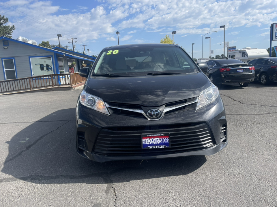 2020 Toyota Sienna LE 2