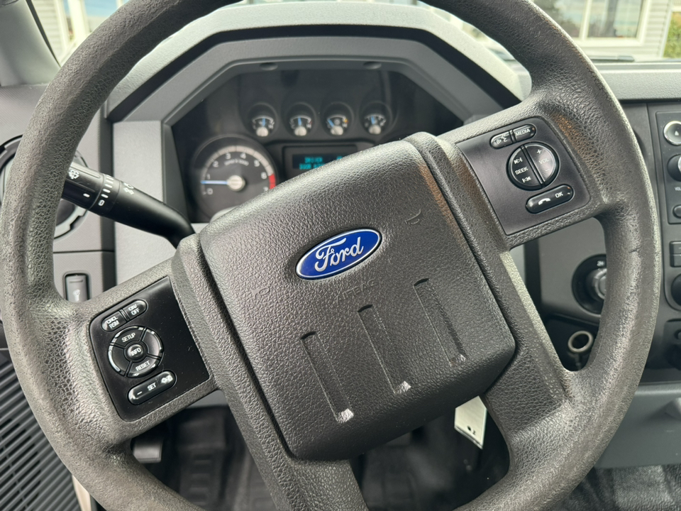 2016 Ford Super Duty F-350 DRW XL 16