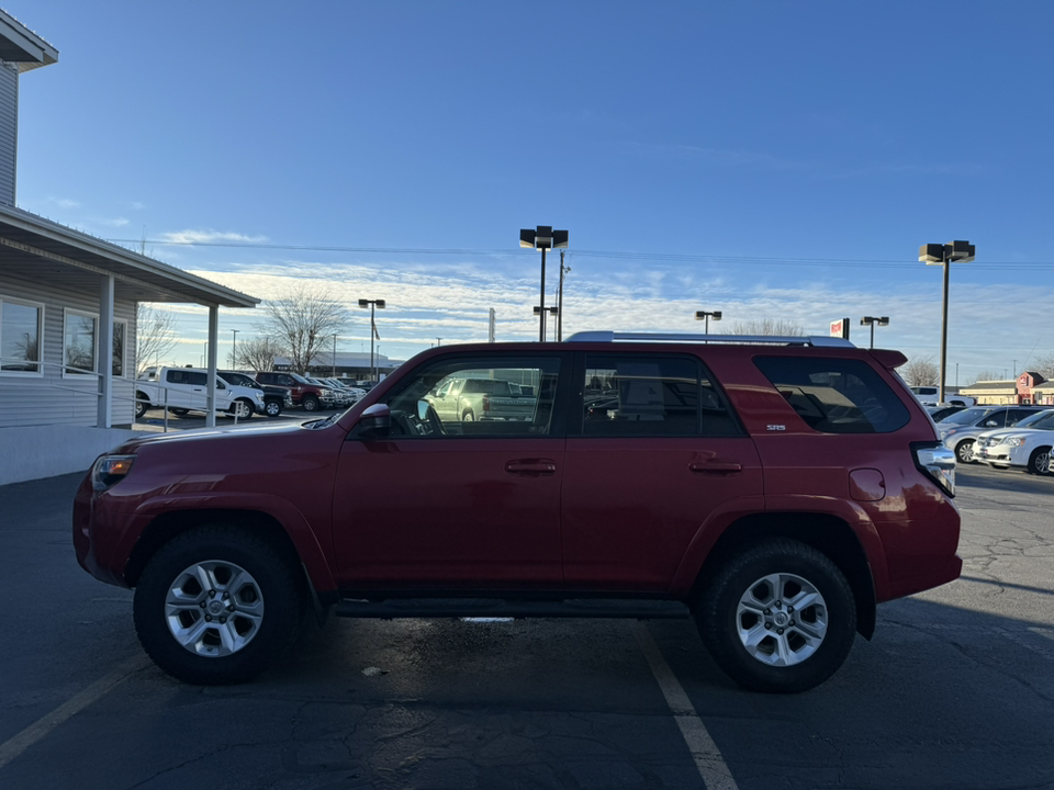 2016 Toyota 4Runner SR5 3