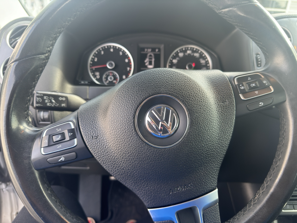 2017 Volkswagen Tiguan Limited  17