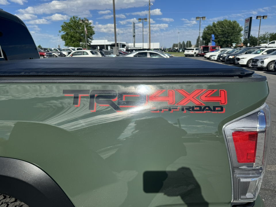 2022 Toyota Tacoma 4WD TRD Off Road 7