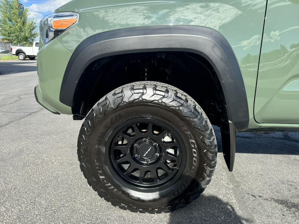 2022 Toyota Tacoma 4WD TRD Off Road 8