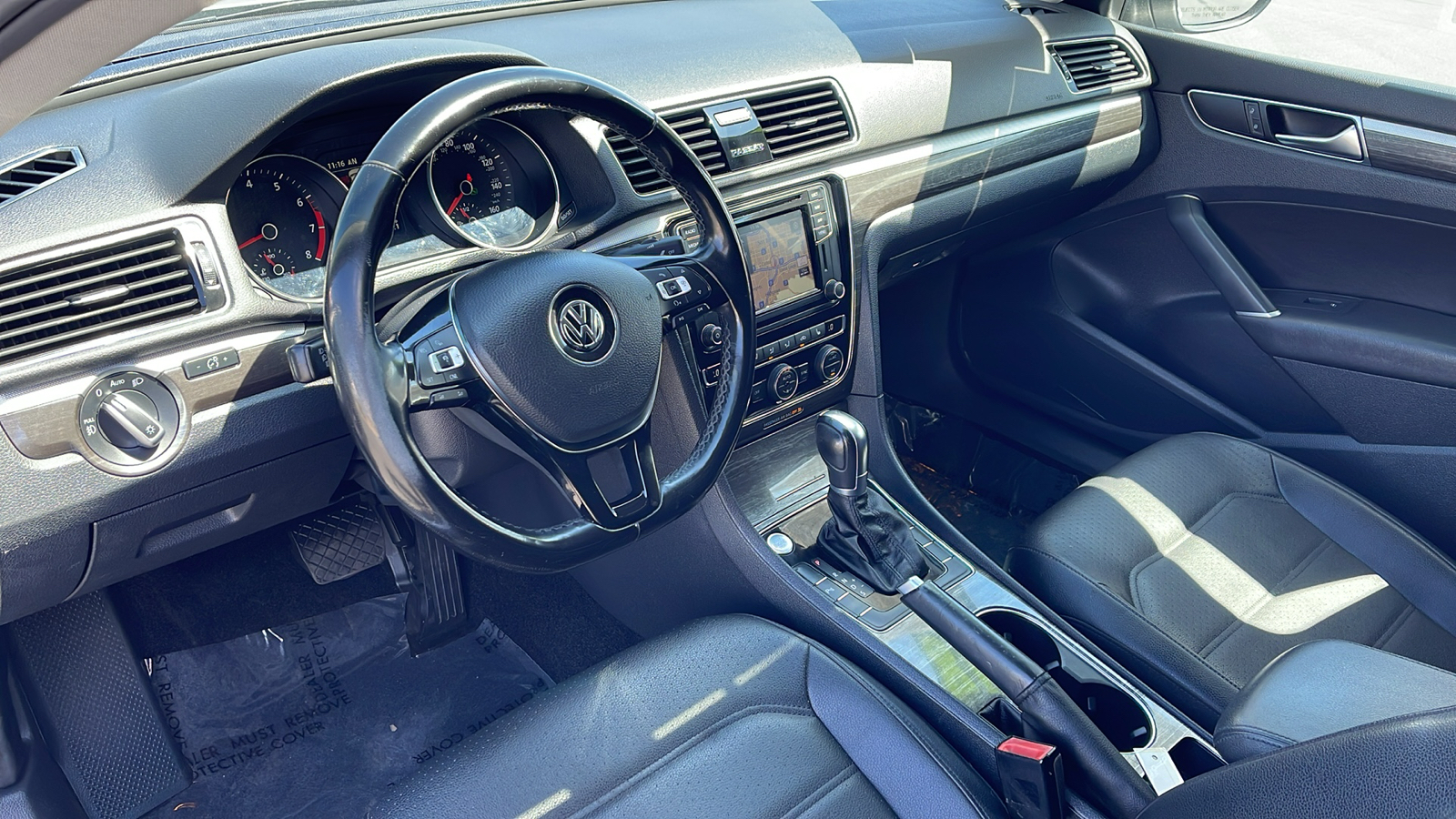 2018 Volkswagen Passat 2.0T SE w/Technology 10