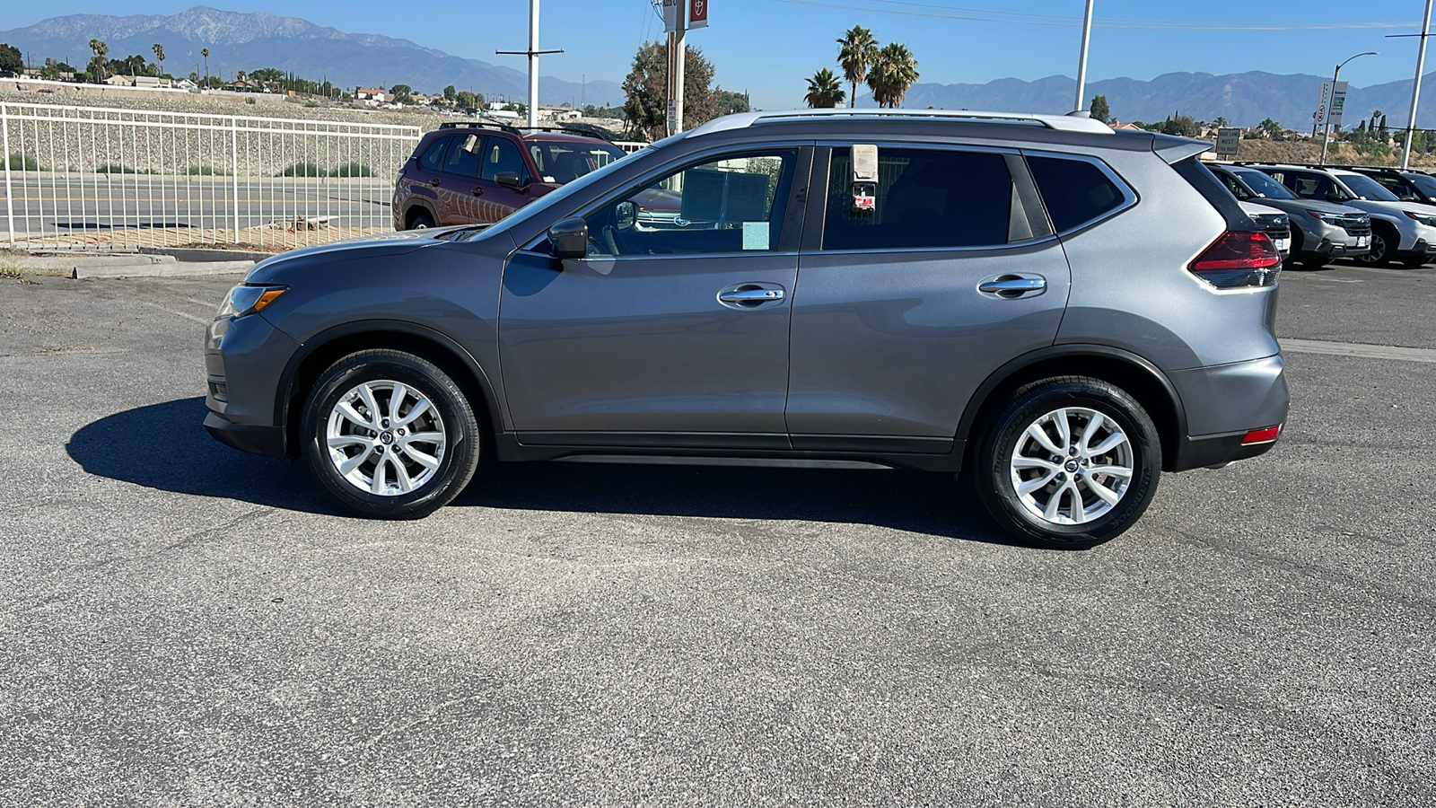 2020 Nissan Rogue SV 3