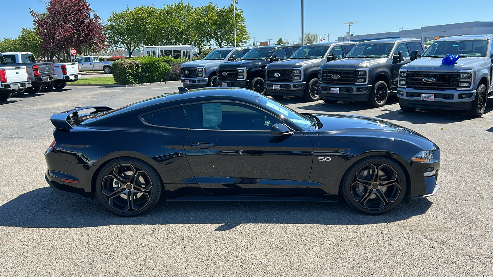2022 Ford Mustang GT Premium 2