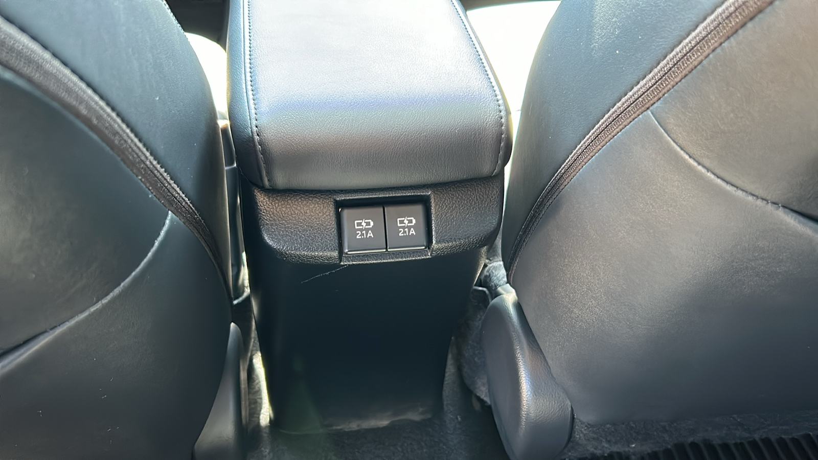 2019 Toyota Prius XLE 16
