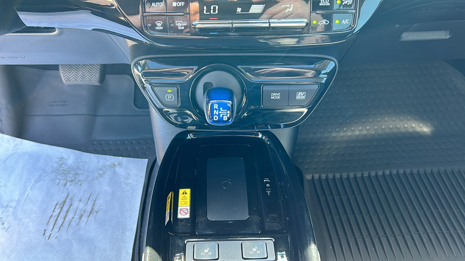 2019 Toyota Prius XLE 23