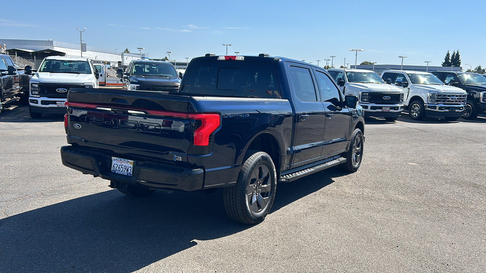 2023 Ford F-150 Lightning Lariat 3