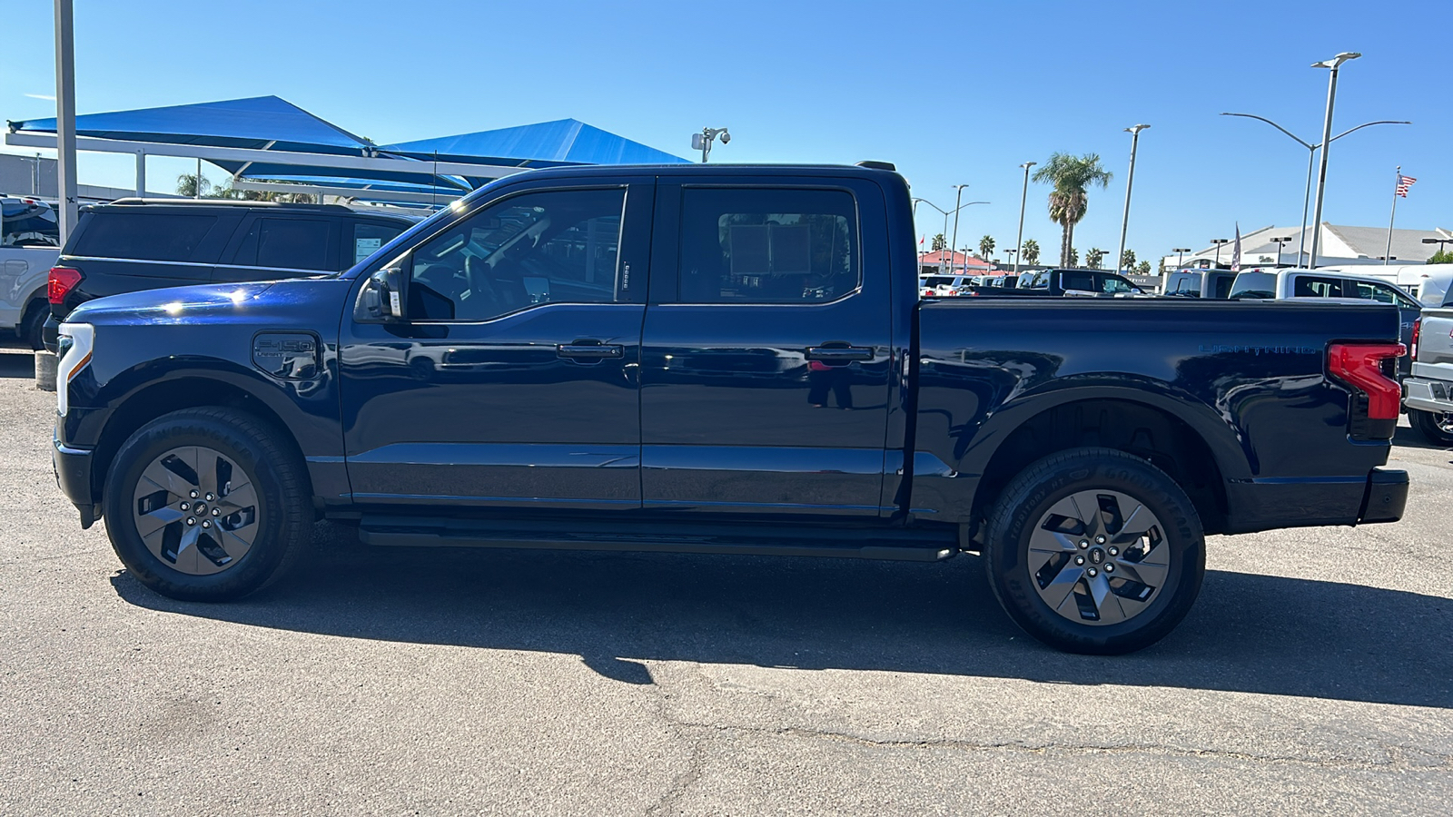 2023 Ford F-150 Lightning Lariat 7