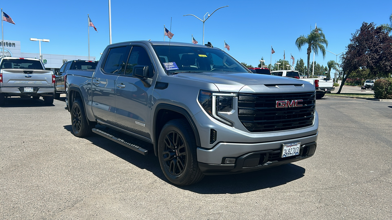 2023 GMC Sierra 1500 Elevation 1