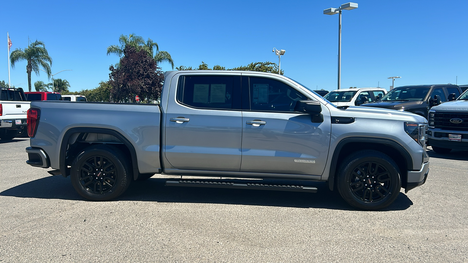 2023 GMC Sierra 1500 Elevation 2