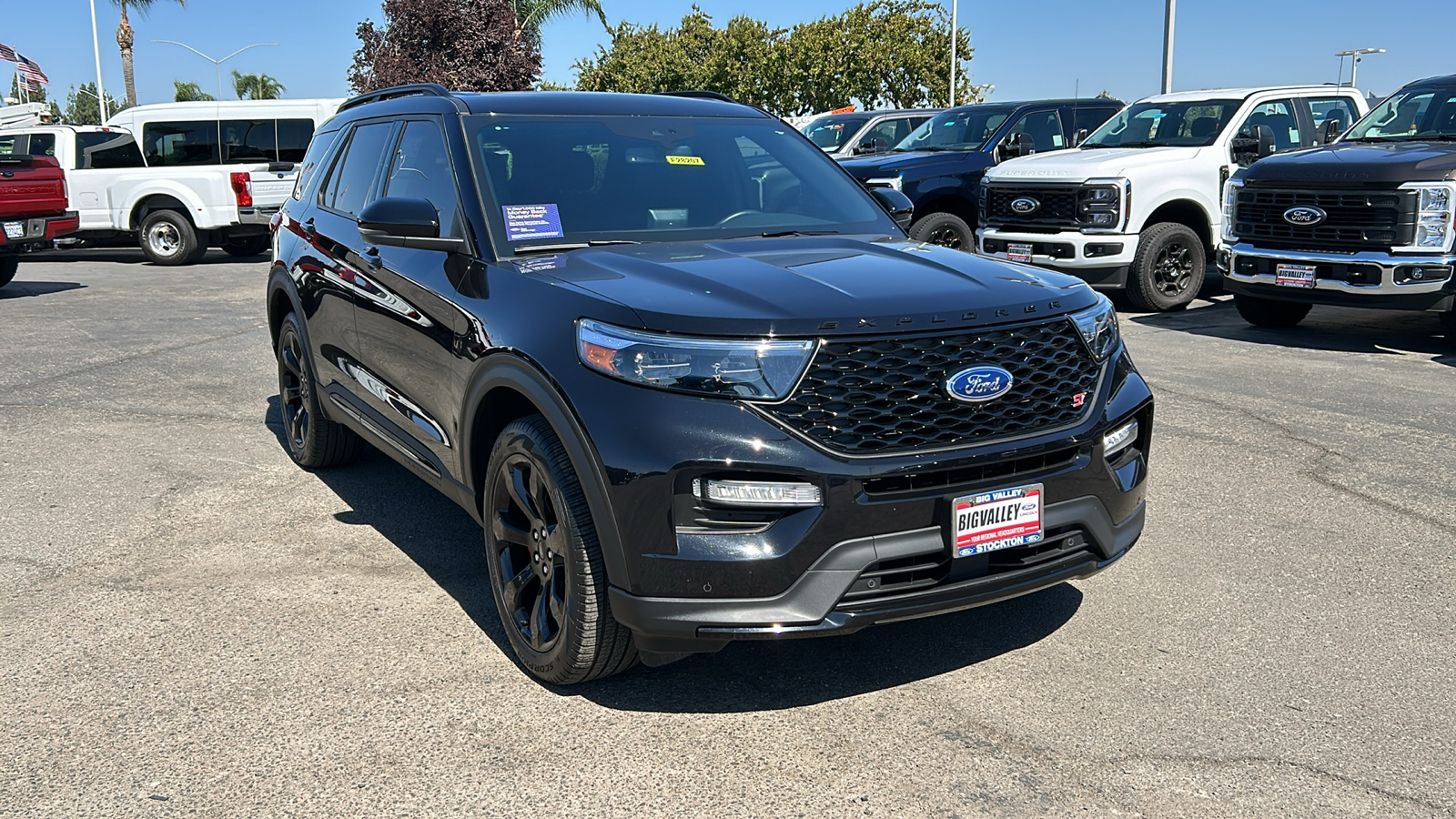 2023 Ford Explorer ST 1