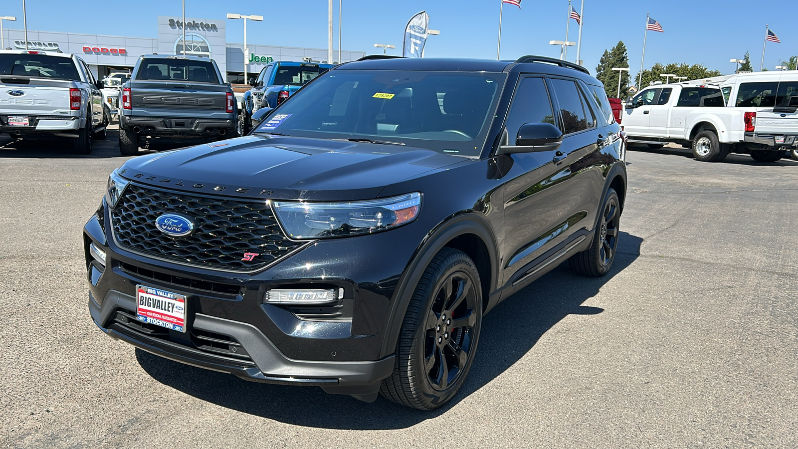 2023 Ford Explorer ST 8