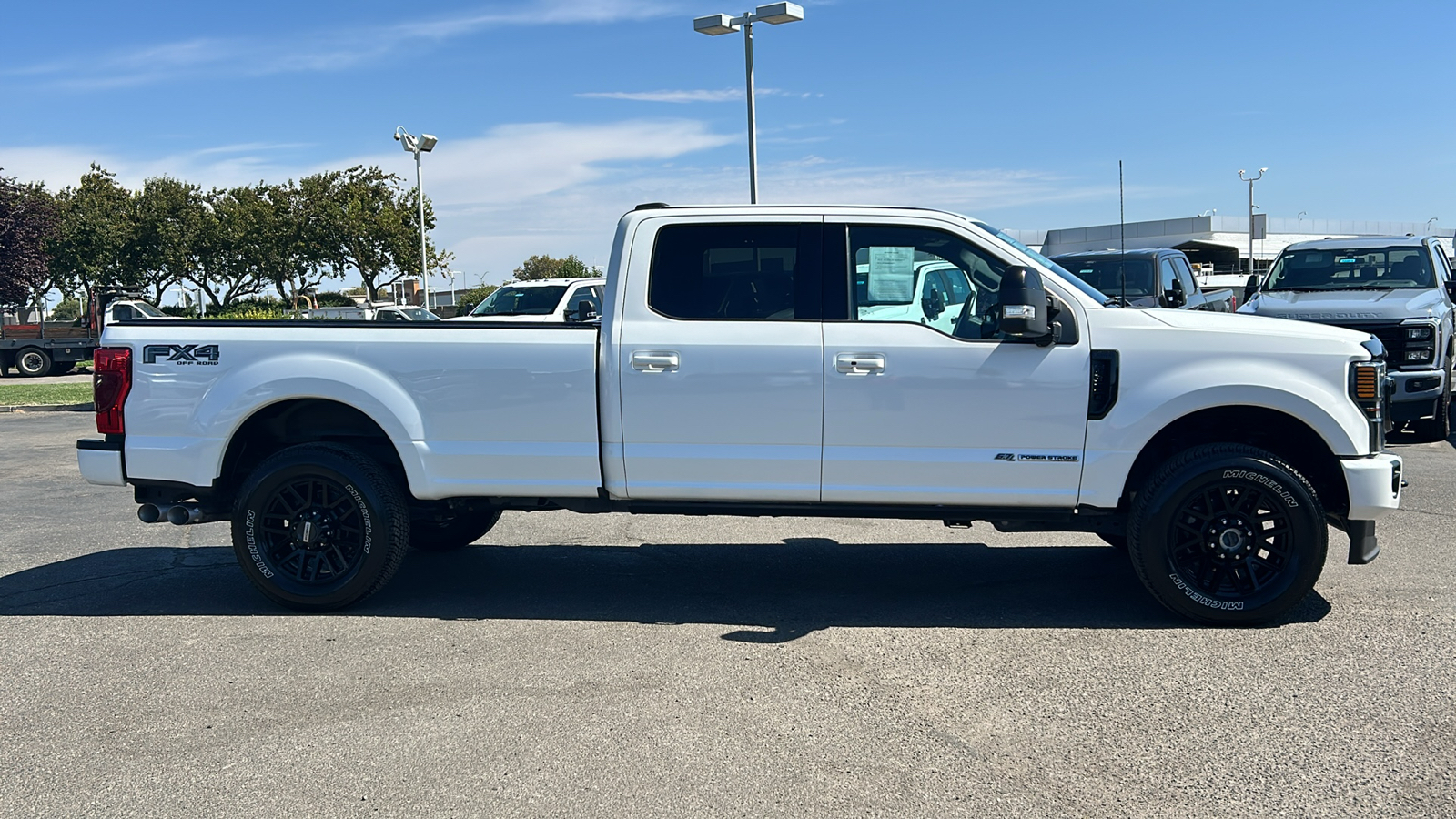 2022 Ford F-350SD Lariat 2