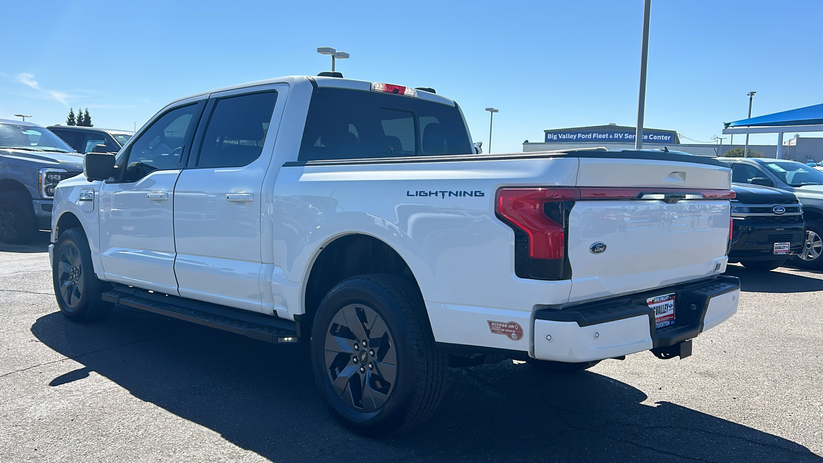 2023 Ford F-150 Lightning Lariat 5