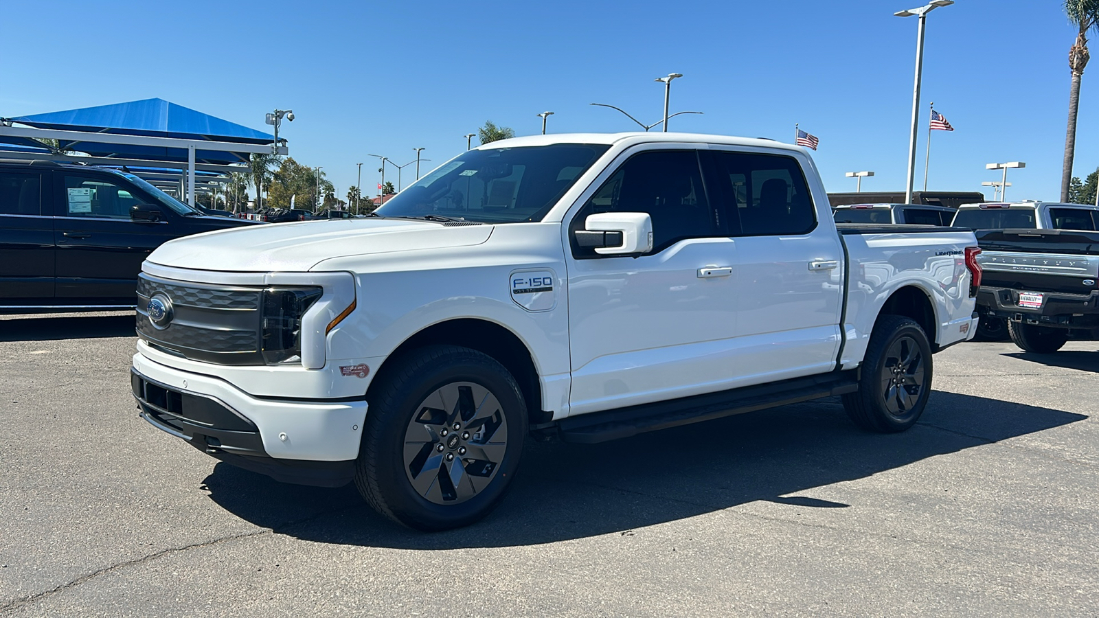 2023 Ford F-150 Lightning Lariat 7