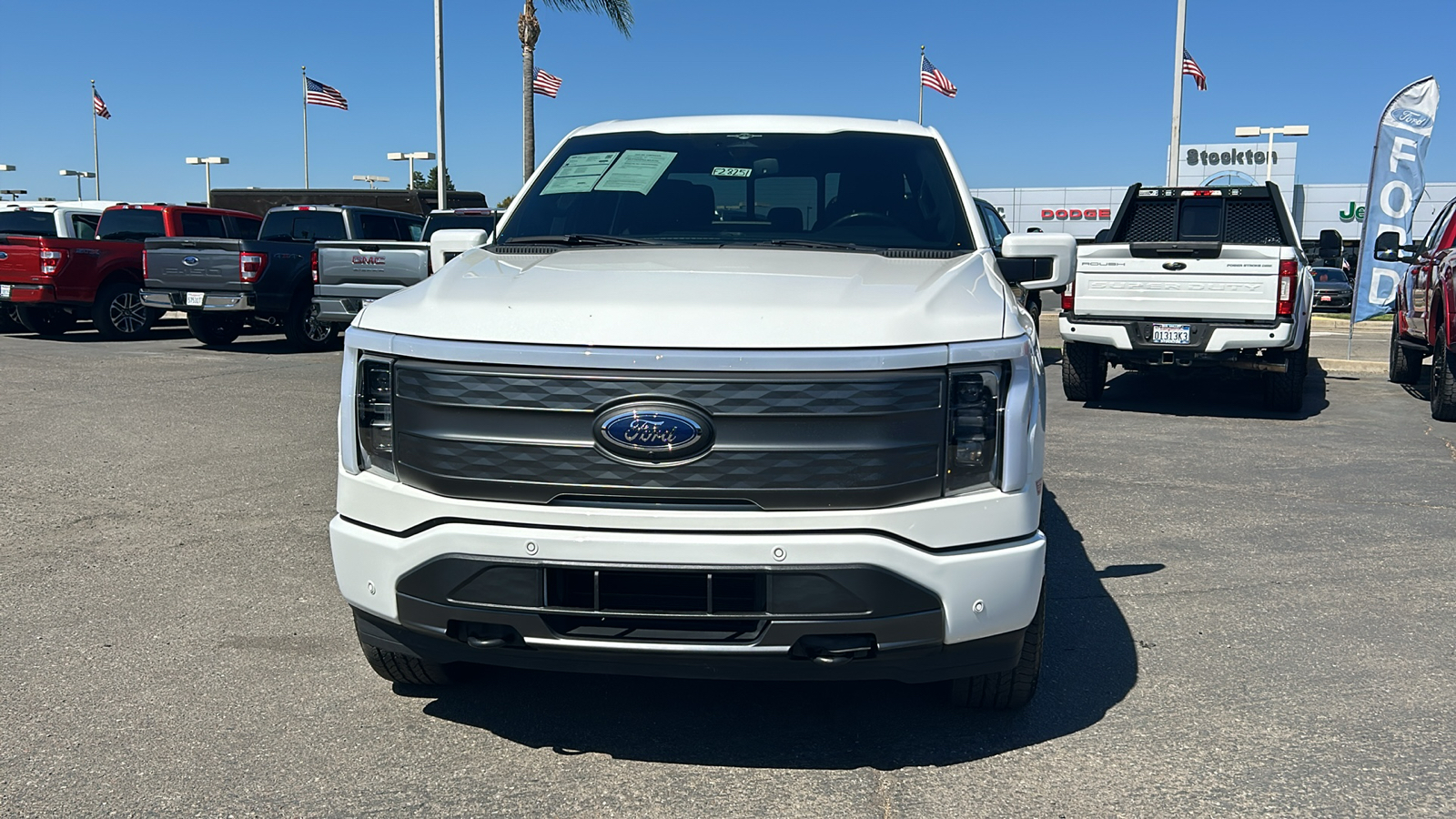 2023 Ford F-150 Lightning Lariat 8