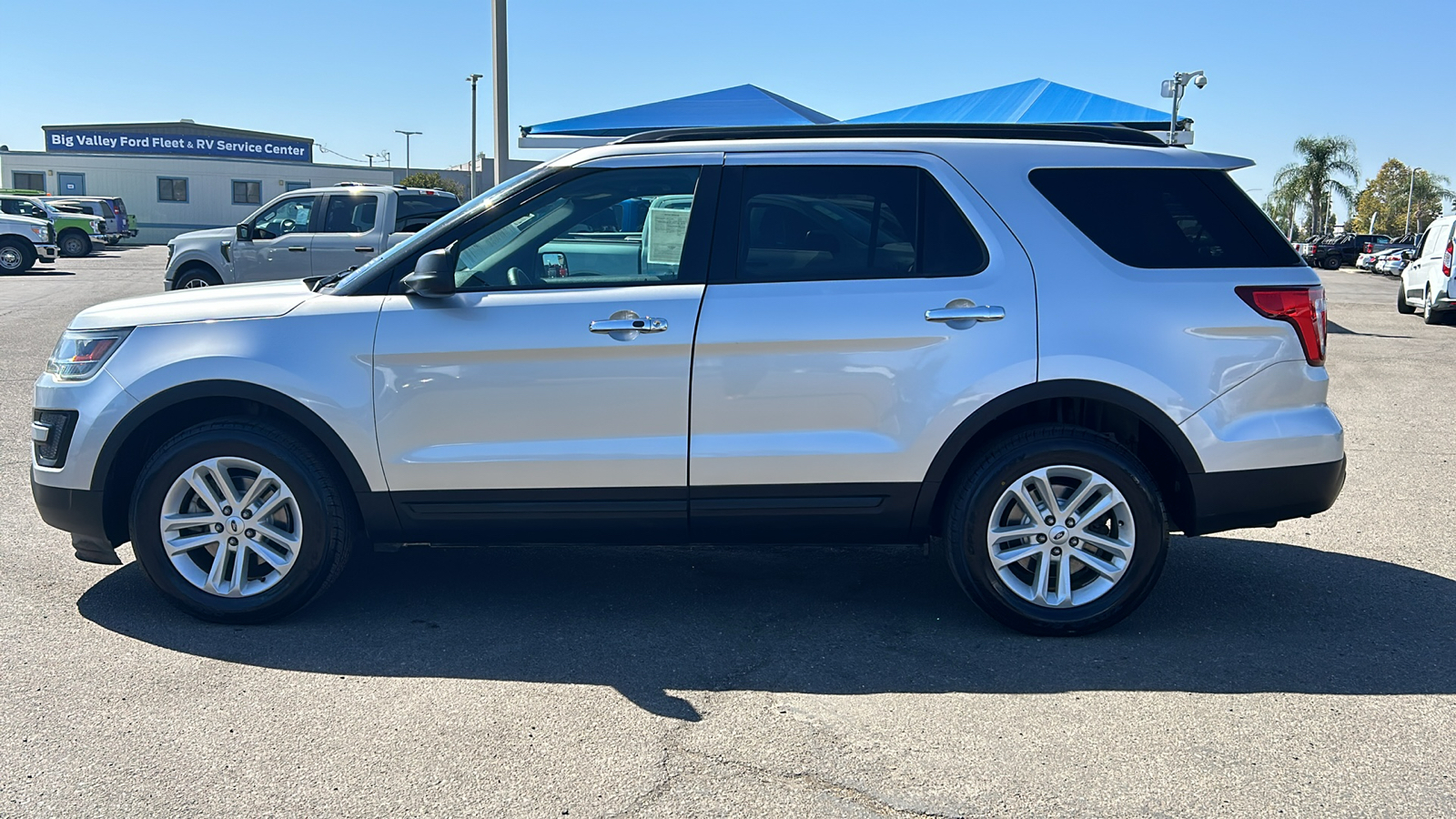 2017 Ford Explorer Base 7